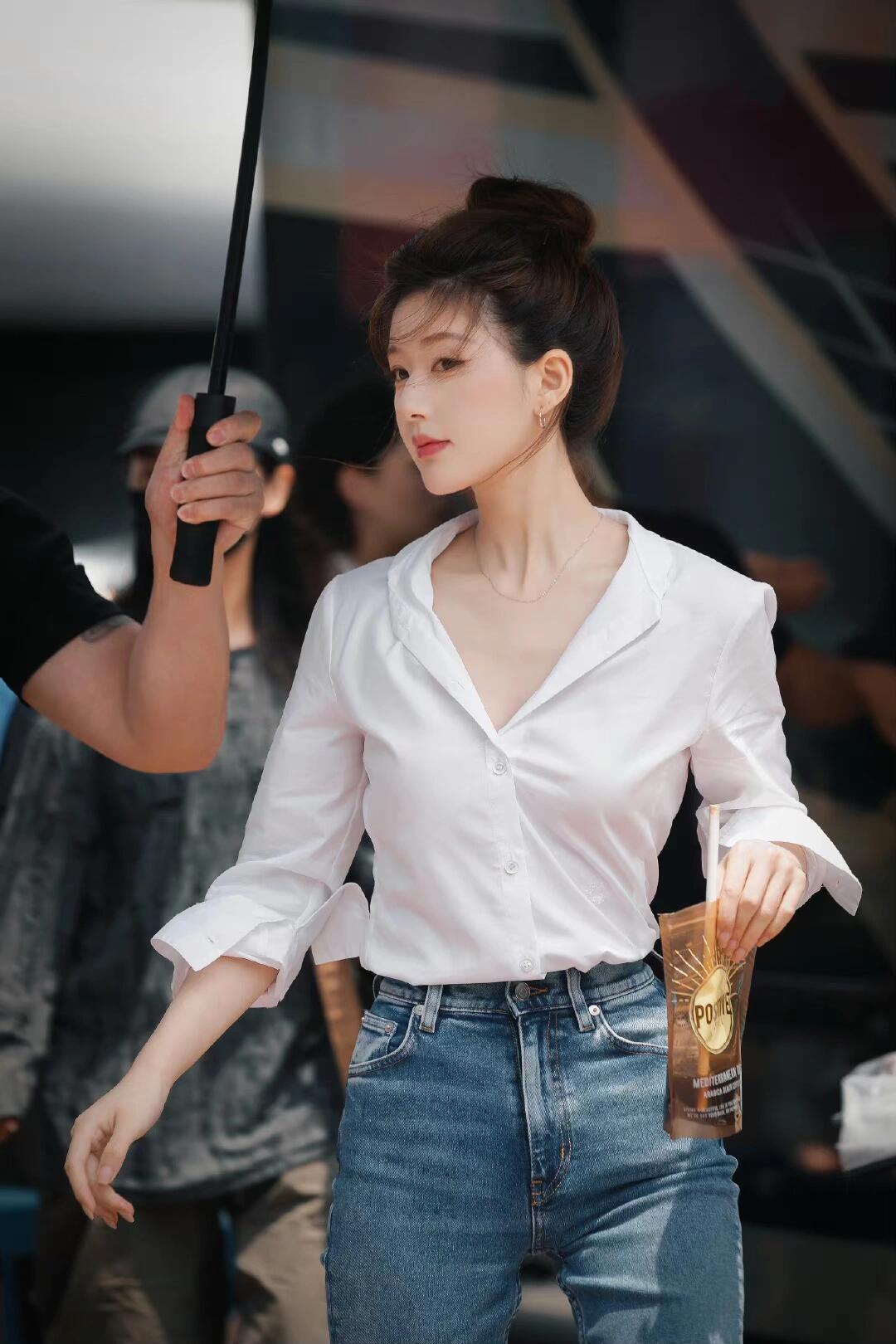 赵露思就适合露全脸