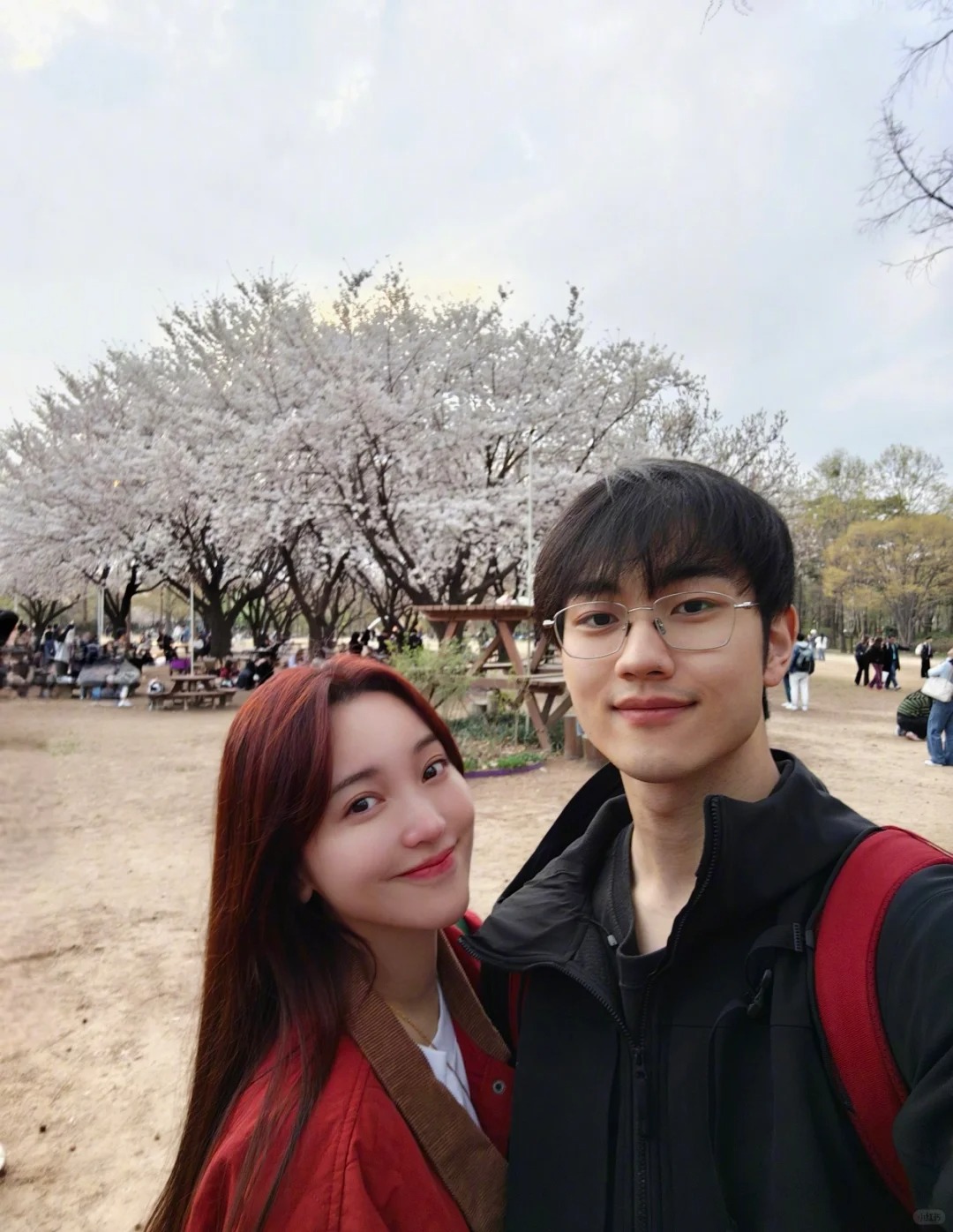 金莎又秀恩爱了，她就不怕到头来一场空吗
金莎最近又和小男友出去旅游了，看看他们的