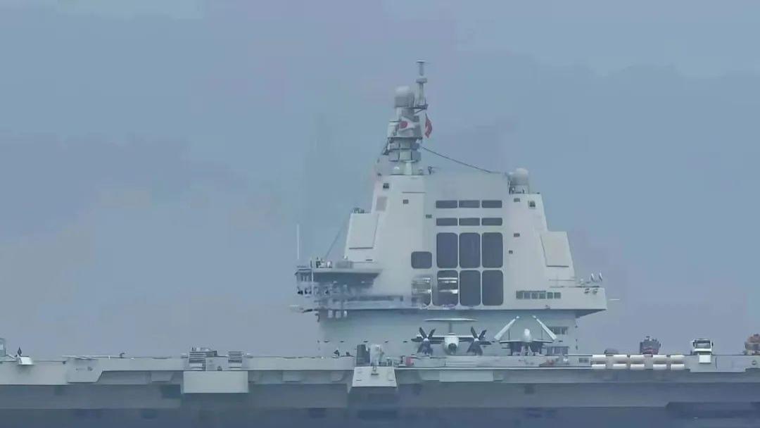 福建舰与福特航母战斗力对比