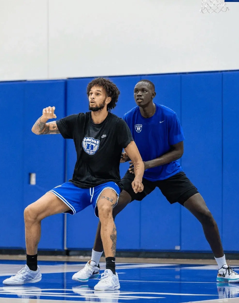 火箭队明年选秀球员已经准备好了，就看太阳队给不给力了，老格林与兰代尔肯定是不会留