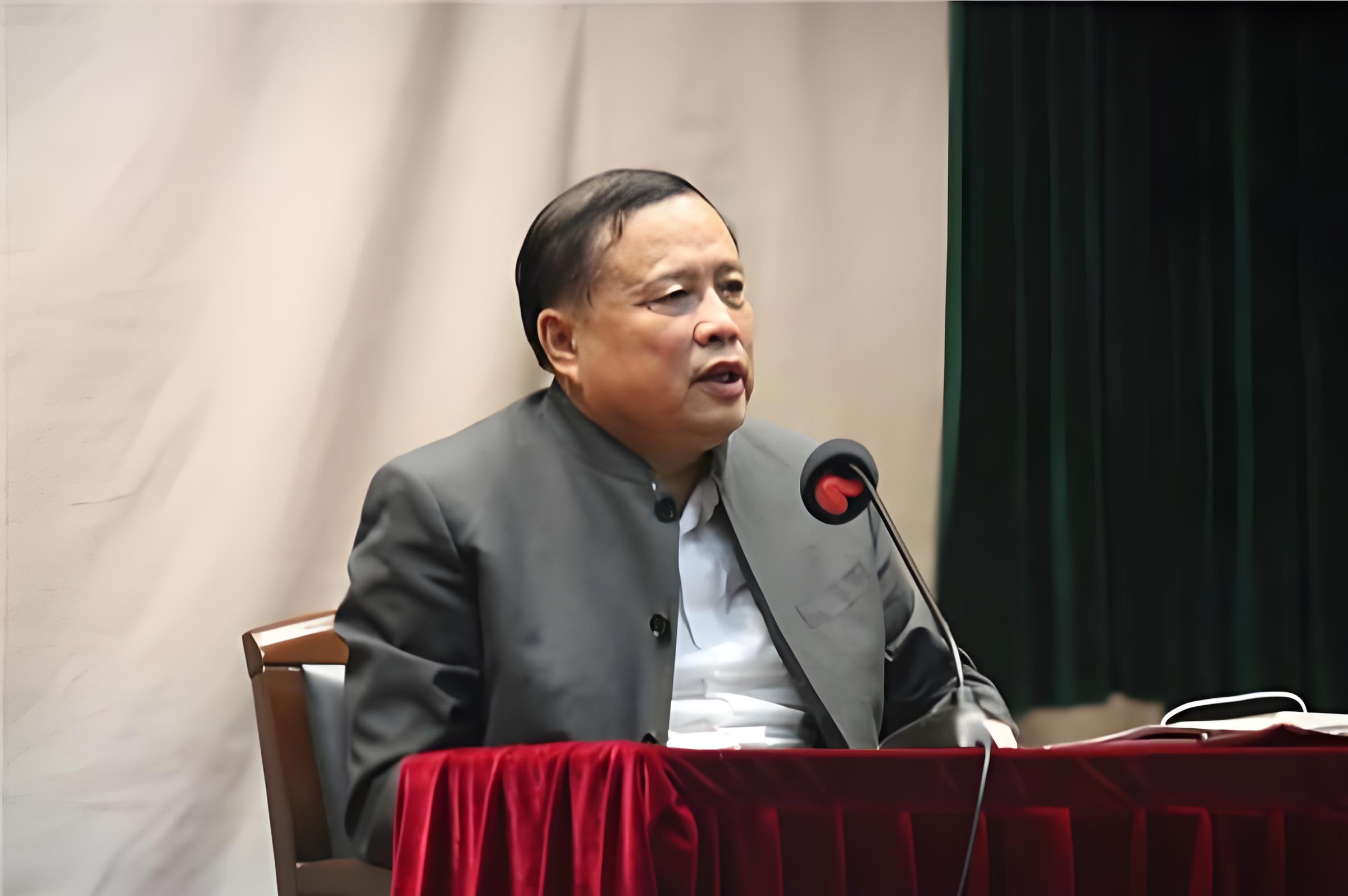 妥协和退让，真的能换来和平吗?
        看着网络上国防大学教授马骏引经据