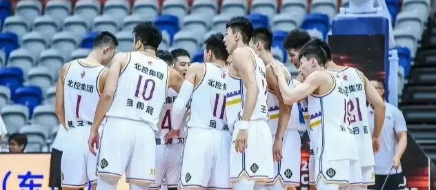北控男篮客场被浙江队逆转，原来队内有这两大“天坑”，造成的三大失误才是本场输球的