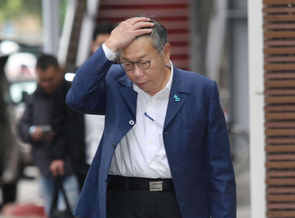 柯文哲明天辞民众党主席？针对政治献金假账案持续延烧，柯文哲连续两天作出预告，将在