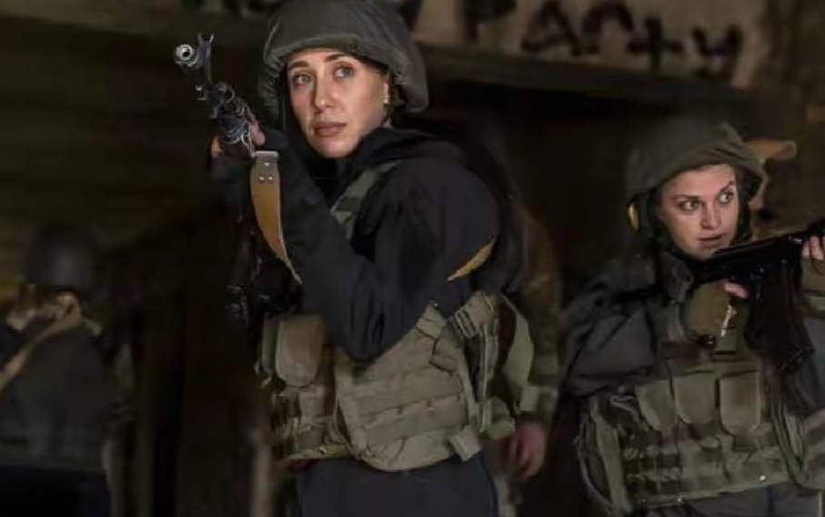 马克龙的援军落入俄军口袋阵，上千名乌军望风而逃！