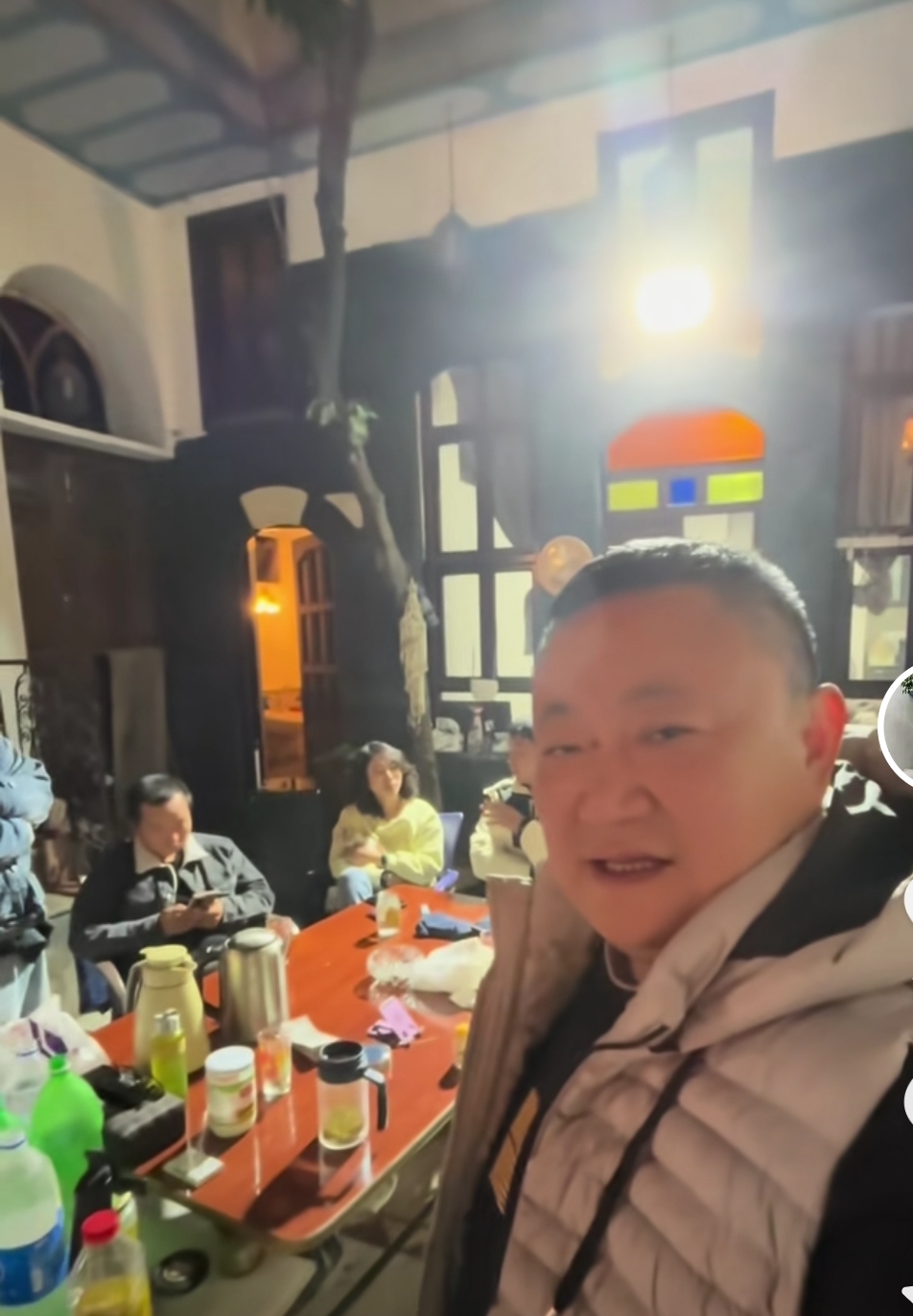 湖北男子8小时逃离叙利亚，5人200美元包车，刚过口岸就关闭了