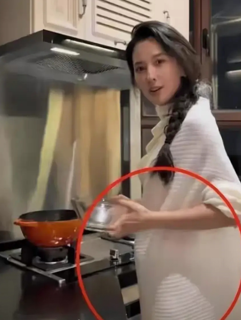 这汪峰确实让人佩服，不管给谁在一起，不管啥年纪，不管有几个孩子，不管怎么说，反正