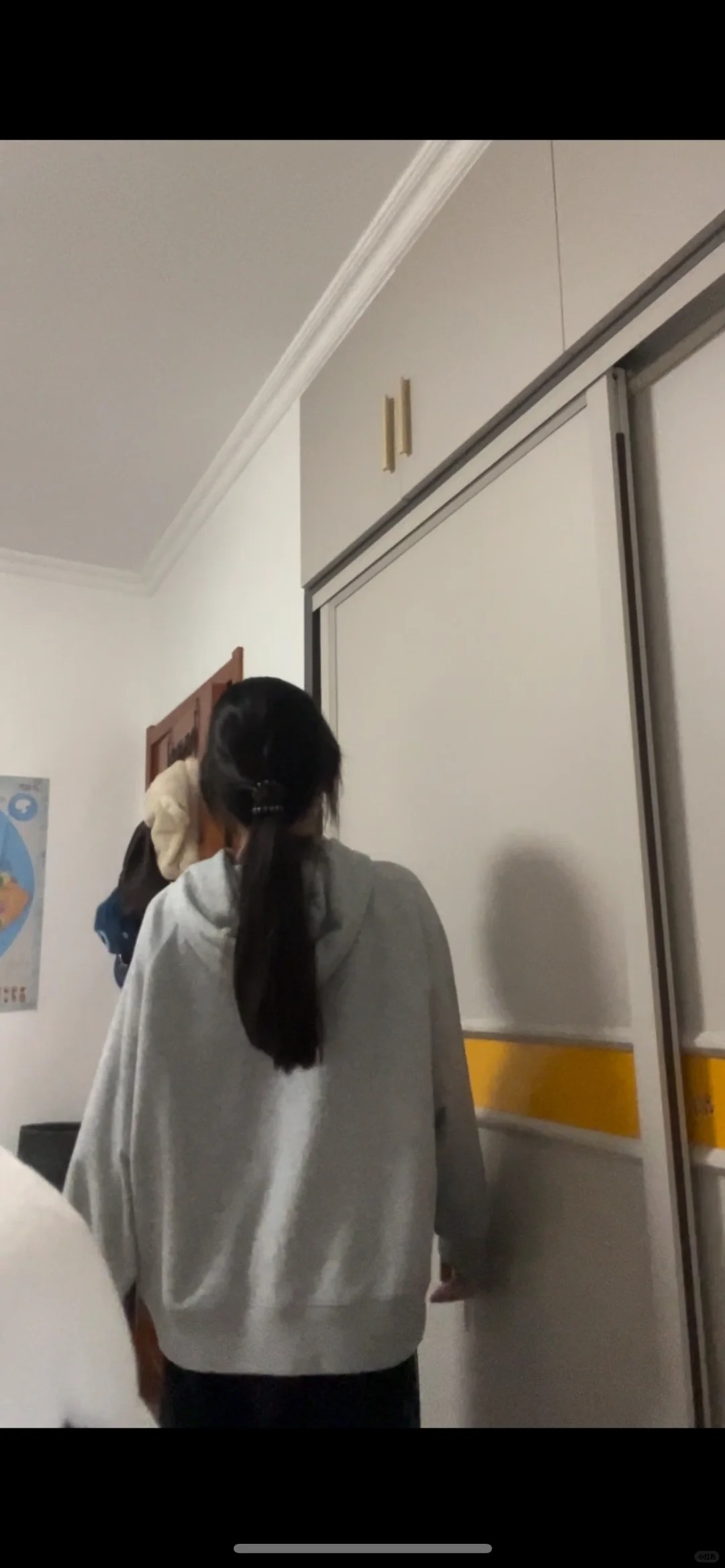 从来不扎低马尾
我感觉我也是超越自我了
还有我真的好喜欢我的原生发色