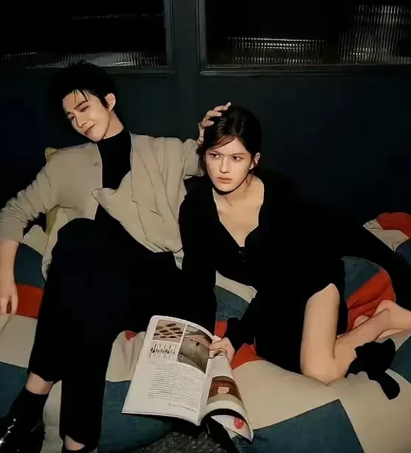 赵露思，有点意思！

甜妹出道，转型叛逆，
不走寻常路，独树一帜！
敢于挑战，突