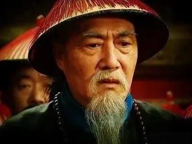 真正的三朝元老，张廷玉
张廷玉，父亲是张英，标准的官二代
张廷玉本人29岁中进士