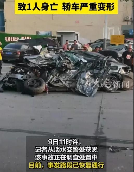 近日，广东省惠州一小轿车高速撞上一重型半挂牵引车，由于速度太快，撞击严重，司机当