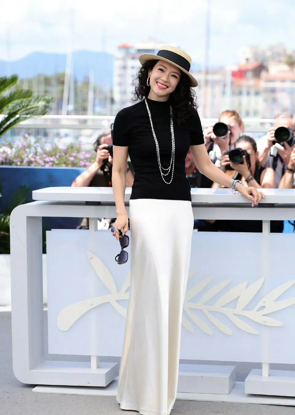 章子怡离婚以来，很让我佩服的几点：

1从头到尾只发过一篇离婚声明。
2没有删除