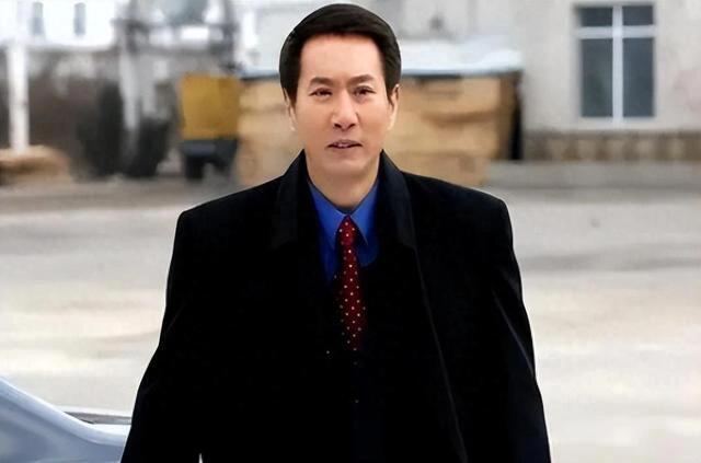 姚刚：未婚无子的他，独享千万豪宅