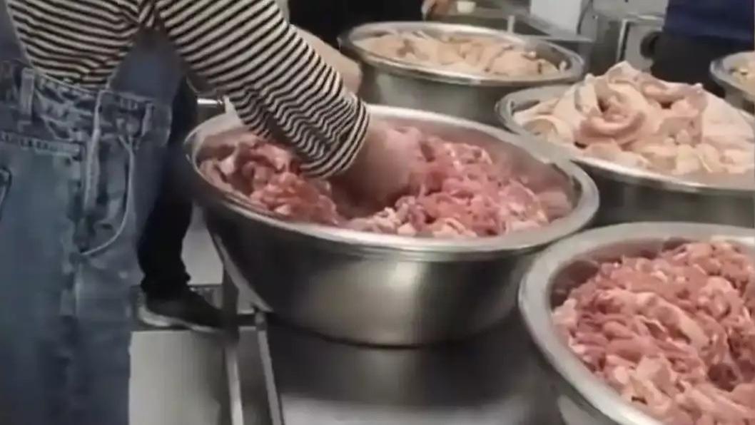 教育部紧急叫停！这种'僵尸菜'正在入侵学校食堂，比外卖更可怕的隐形杀手曝光！