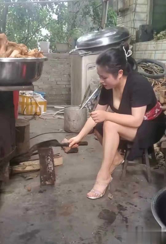 我小姨子上得了厅堂，也下得了厨房，这是不是你喜欢的类型？[滑稽笑][滑稽笑]
