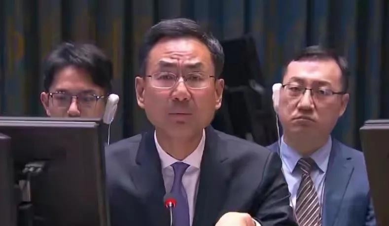老美这次“碰上硬钉子了”，污蔑中国军援俄罗斯，中国驻联合国副代表耿爽点名美国，当