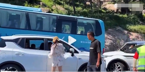 青岛警方这个通报可真有意思，就往前顶了有毛病吗？一个逆行还有理了？就能打人了？还