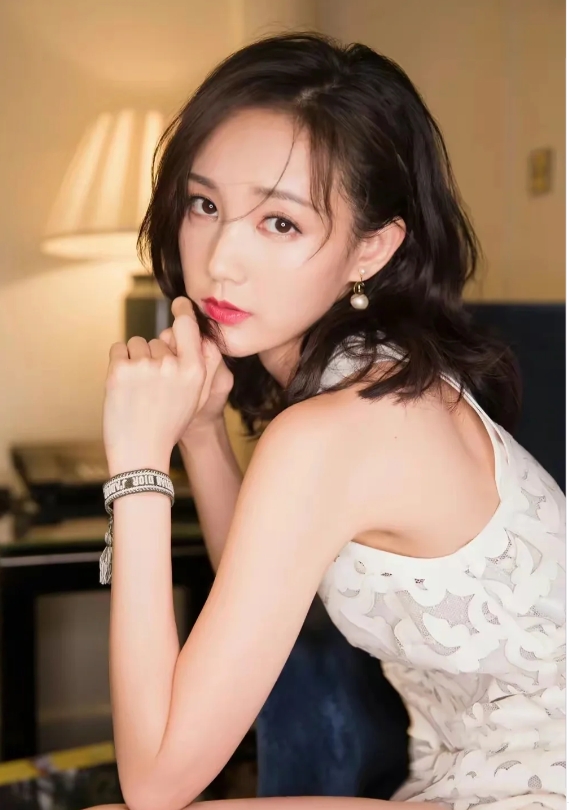 李一桐：从“小透明”到“流量小花”的逆袭