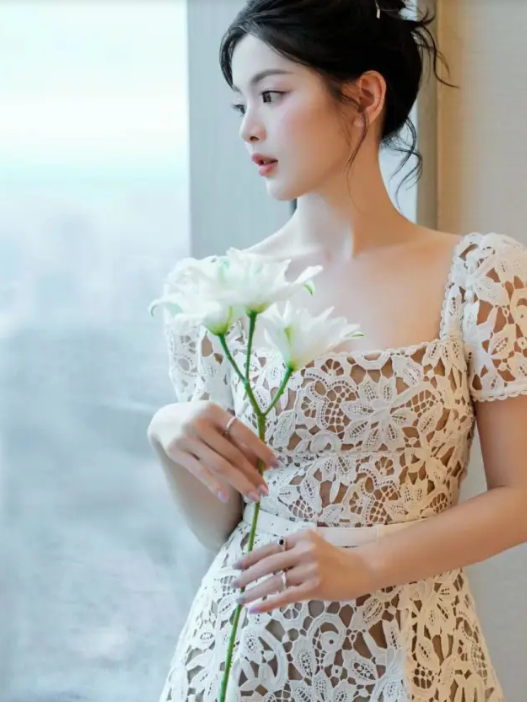 杨超越说自己比花还美