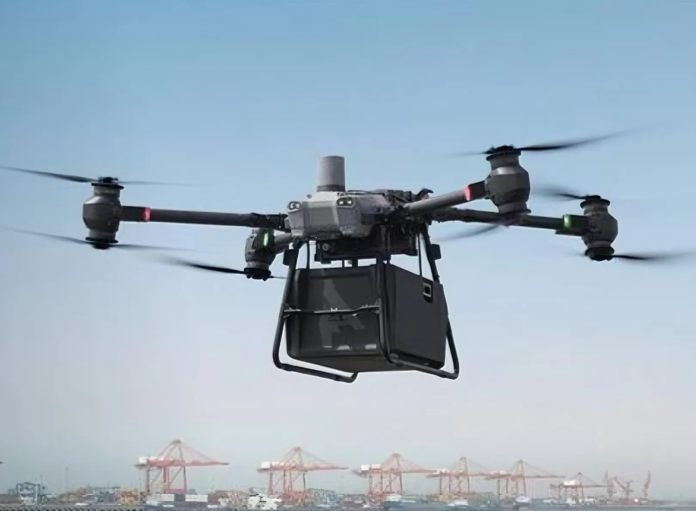 美国对大疆无人机出手了！

10月17日，新加坡《联合早报》报道称:“大疆创新周