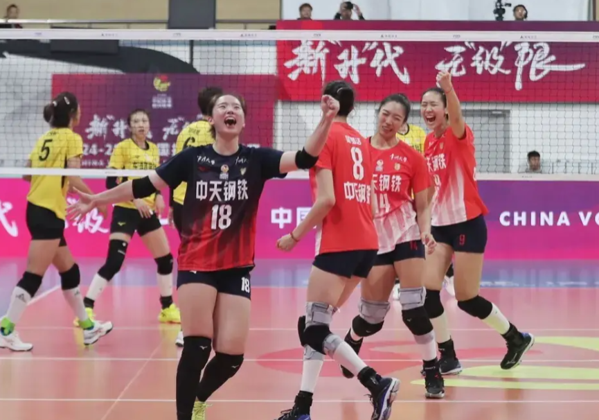 对于联赛第三轮江苏女排对天津女排的比赛，江苏球迷还是要理性看待两队实力的现实差距