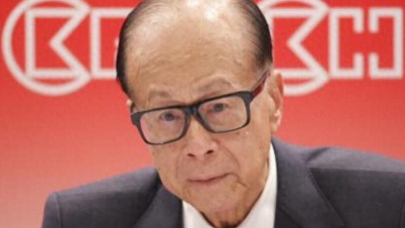 96岁李嘉诚再多钱也带不走，最终还是油尽灯枯，终究留下一个传奇