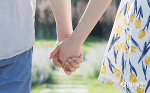 我被人下药侮辱时，一门之隔的男友在出轨我妹妹……