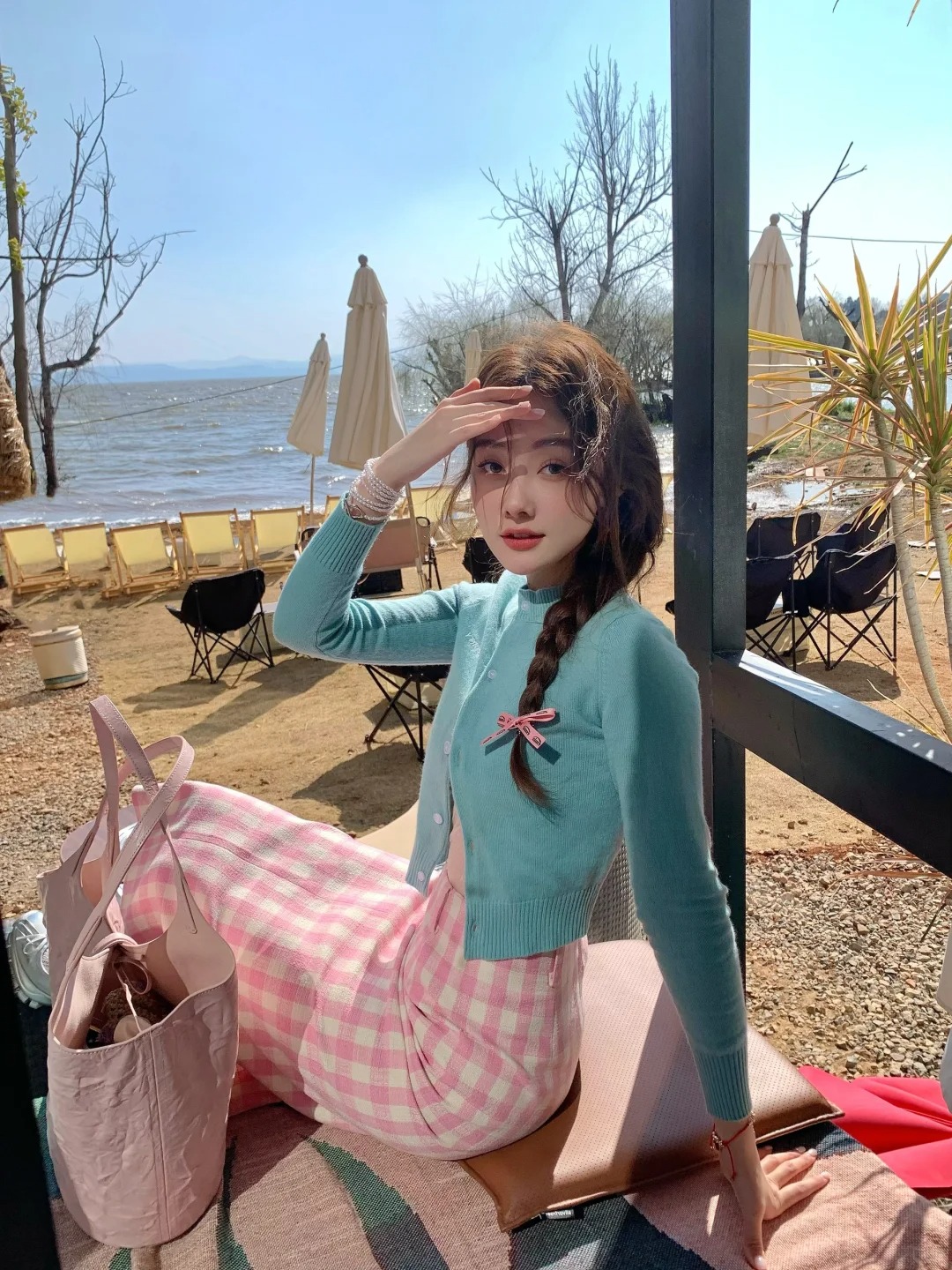 我呢 永远明媚
想过春天的心 蓝也蓝不住💙💖