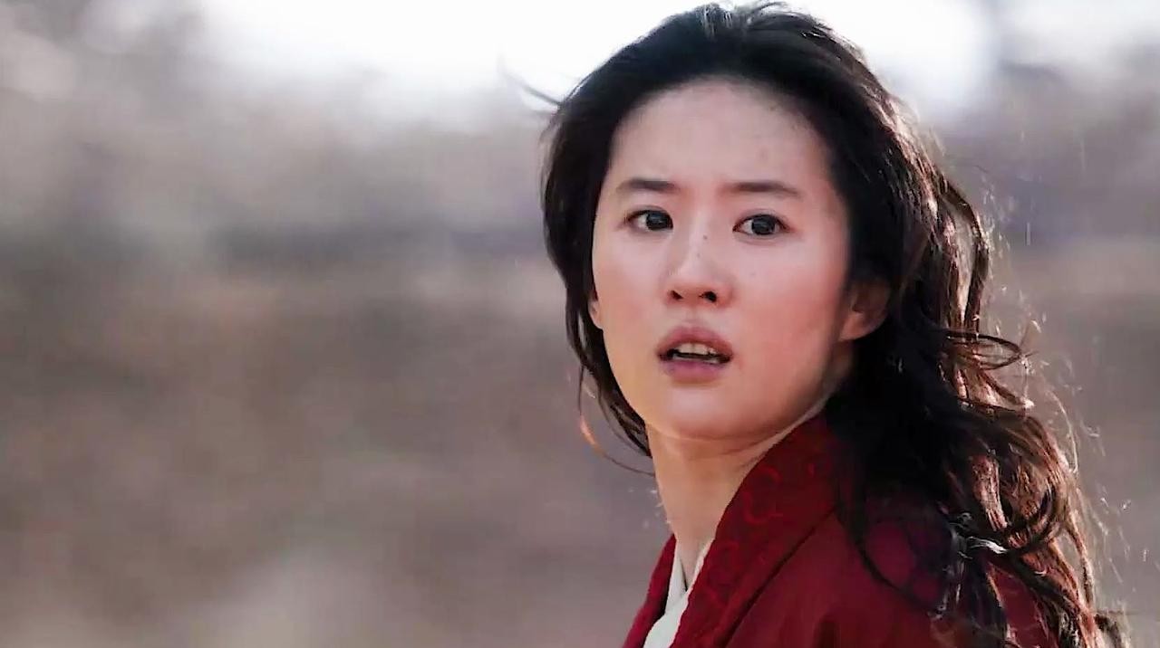 花木兰替父从军十二年，为什么没人发现她是女儿身呢？这个问题看似不合逻辑，但结合历