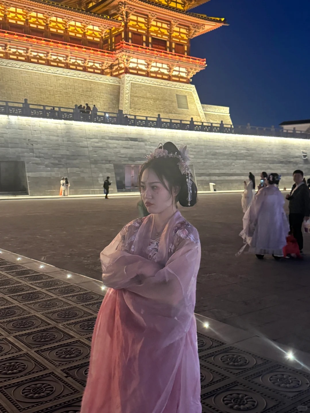 洛阳牡丹花开是每个男朋友的挨吵日
拍照真的是男朋友必修课，尤其是妆造好看的没得说