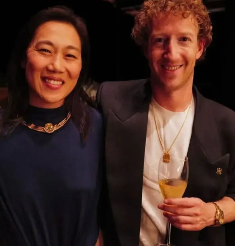 事出反常必有妖！

​扎克伯格从24年下半年开始，不断的佩戴各种高奢名贵表，并且