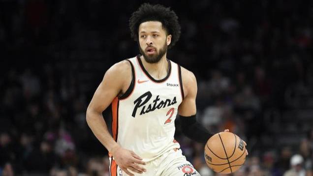 詹姆斯28分11篮板11助攻，空位绝平三分不中湖人114：117活塞