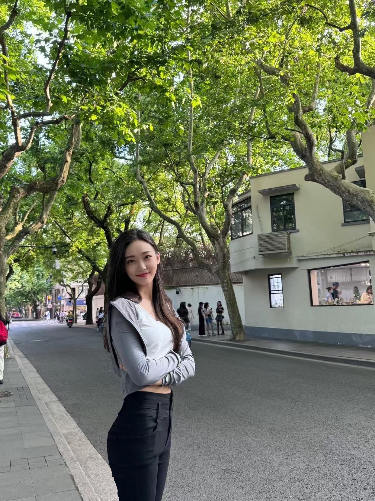 学妹几百公里跑过来找我玩哈哈哈