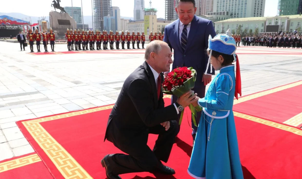 普京现在只能半夜出门了？