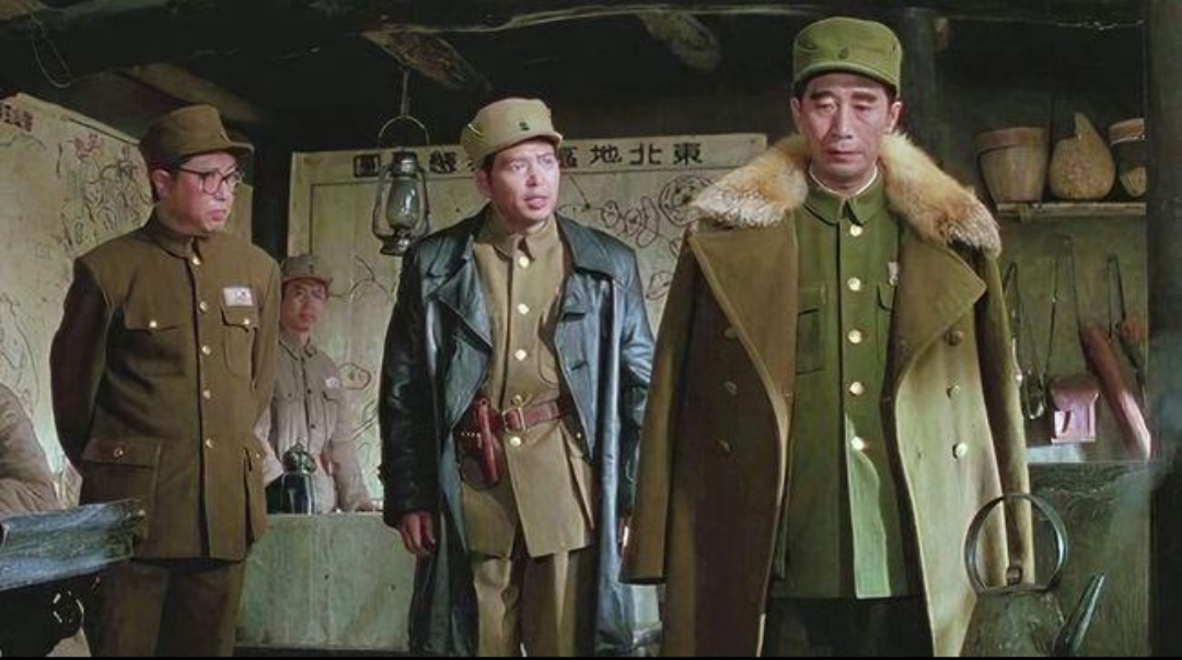 哪一些战争电影很真实，哪些很假？
据说，《大决战》电影里，饰演刘亚楼的演员张卫国