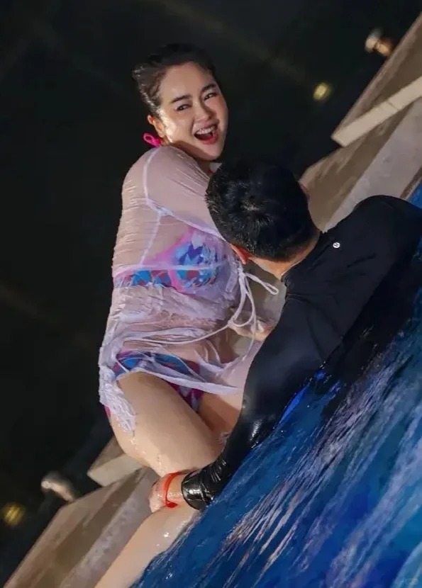 离婚后混娱乐圈更不容易了❗️
离婚后混娱乐圈更不容易了，她年轻时可是文艺女神，陈