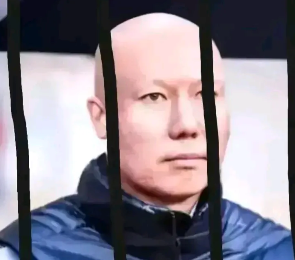 李铁是22年11月被抓的，都两年了，也开庭审理大半年了，还没判，怪了。
有说是李
