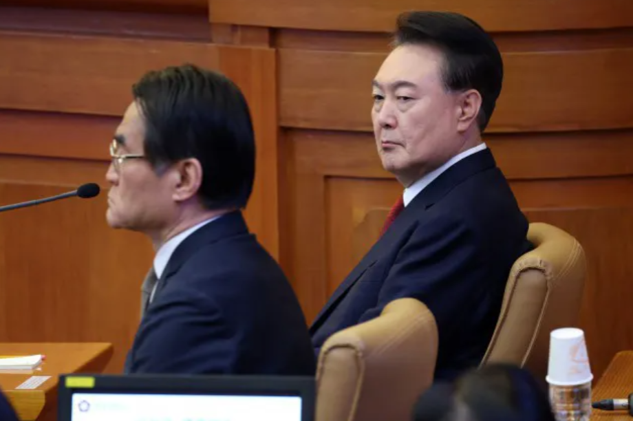 加1场辩论！ 
尹锡悦最后2小时！

当地时间2月13日下午，韩国总统尹锡悦弹劾