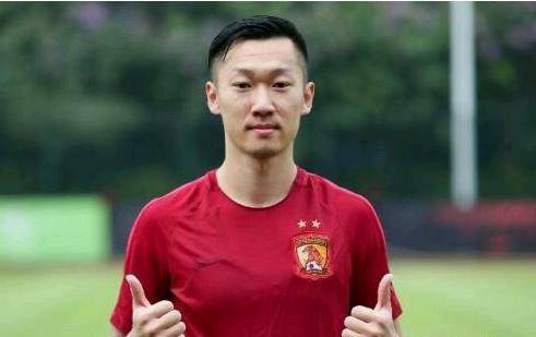 体坛：山东队已定下外援中卫与外援后腰，两人最快下周到位

反正消息是下周一或者二