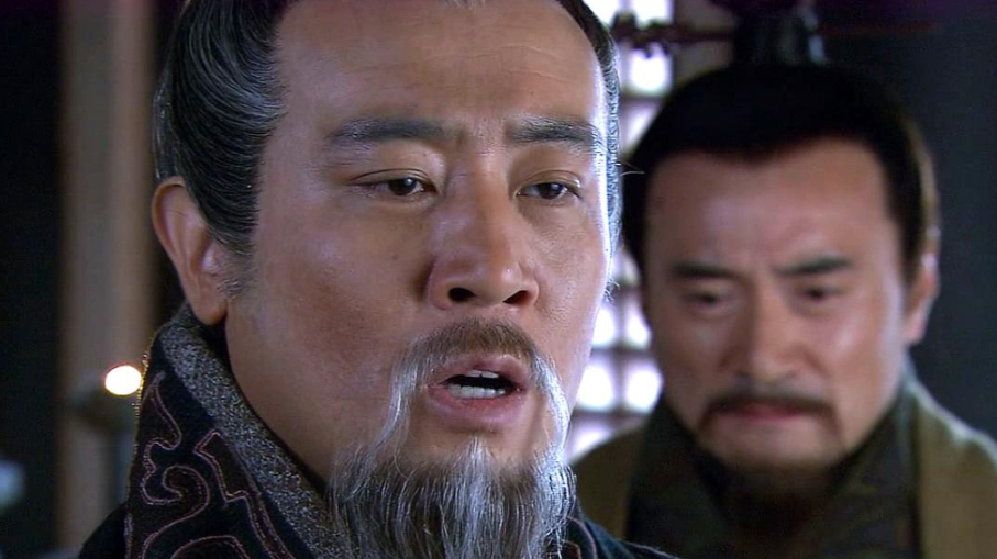 公元220年，刘备怒问义子刘封：“荆州有难时，你二叔求援，你为什么不去救援？”刘