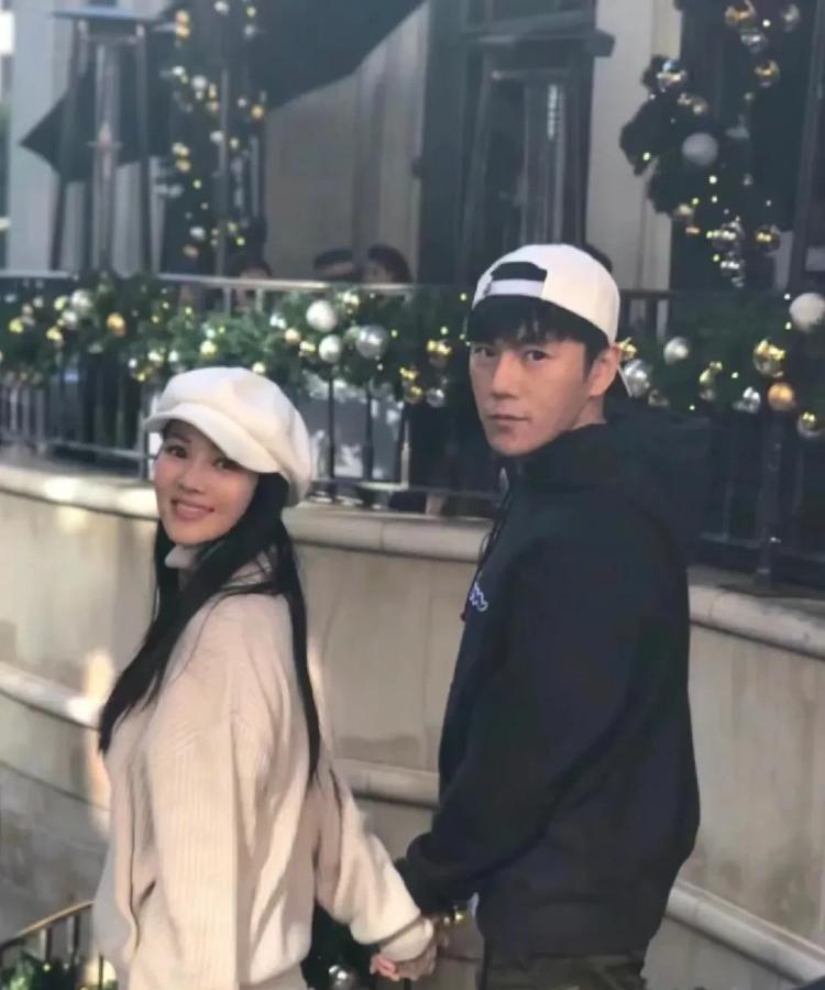 细数几对两岸婚姻，发现一个规律！

林心如+霍建华

范玮琪+吴建豪

小s+许