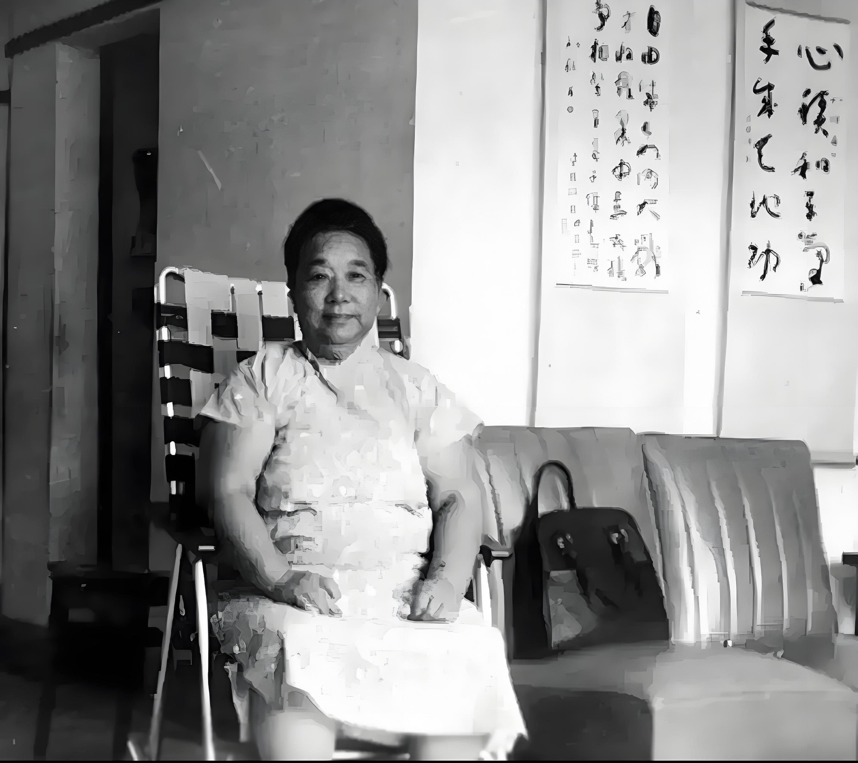 1937年，一名穿着破烂、面色肮脏的女子竟然找“上海土皇帝”杜月笙要枪要钱，然而