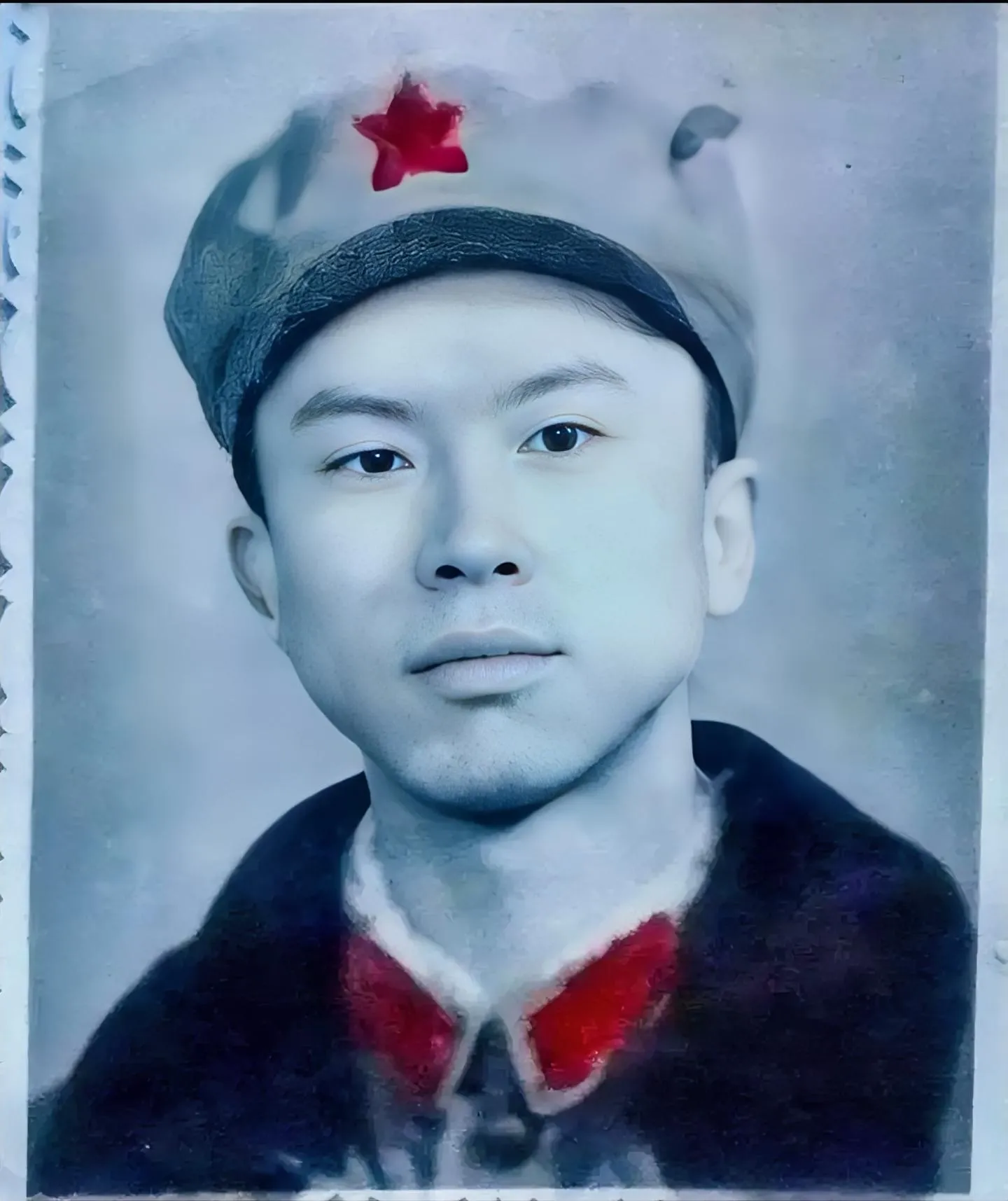1979年12月一天下午，担任空军谭副司令员警卫员的我，正在陪首长聊天时，广州军
