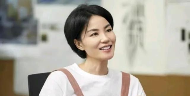 王菲的优秀子女现状：大女儿窦靖童:27岁，北京人，毕业于名校北京四中，14岁组建