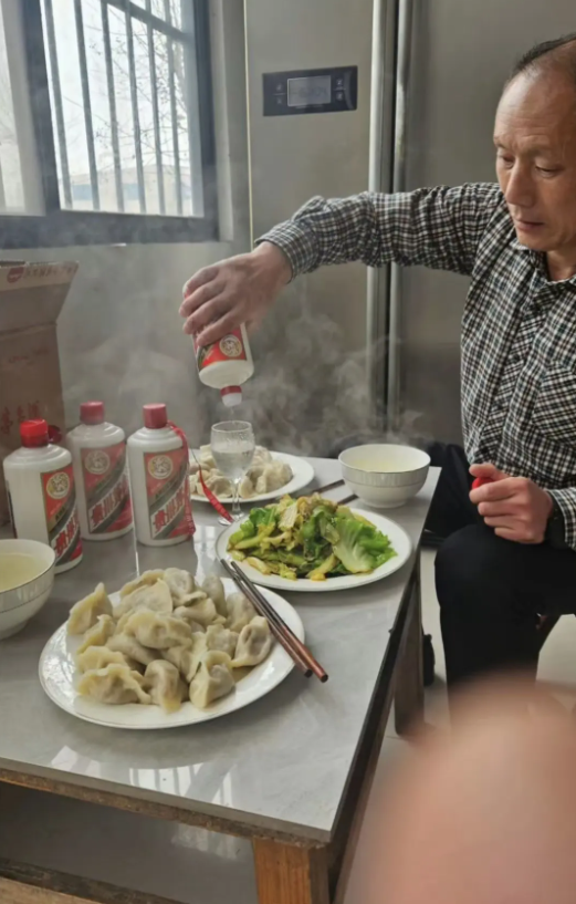 那个是不是九块九两瓶？
