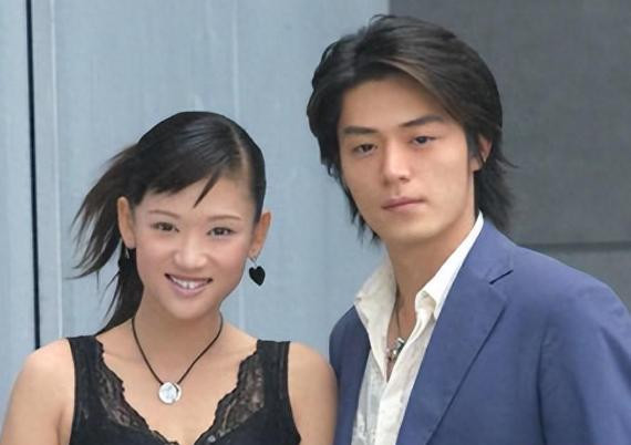 看了45岁陈乔恩的近况，我才终于明白，霍建华为何会另娶林心如