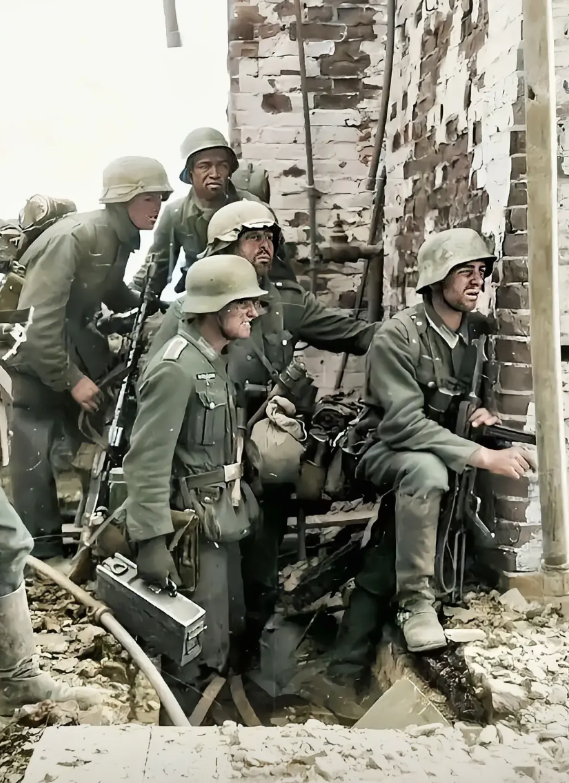 为什么横扫世界的德军，就是攻不下斯大林格勒？原因其实很简单：

1.要是美国不提