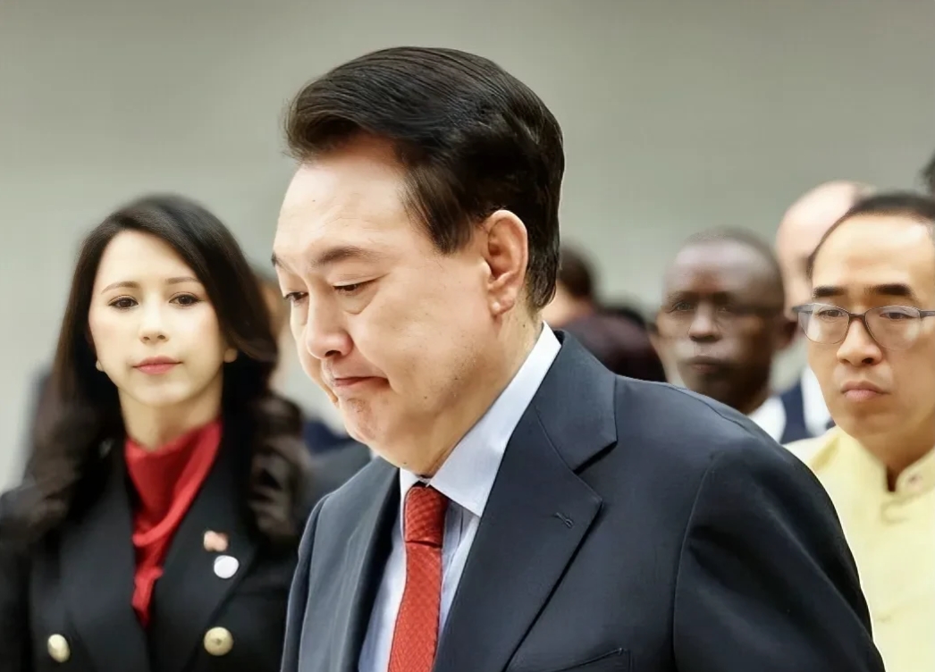 韩国让我真正明白了什么叫做耻辱外交！

拜登在位时，尹锡悦为了讨主子欢心，在访美