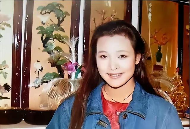 让春晚导演向全国道歉,入美国籍却回中国捞金,她到底什么来头?(美籍华人上春晚)-第5张图片-九妖电影 让春晚导演向全国道歉,入美国籍却回中国捞金,她到底什么来头?(美籍华人上春晚)-第5张图片-九妖电影