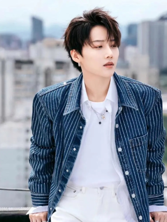 刘雨昕舞台闪耀