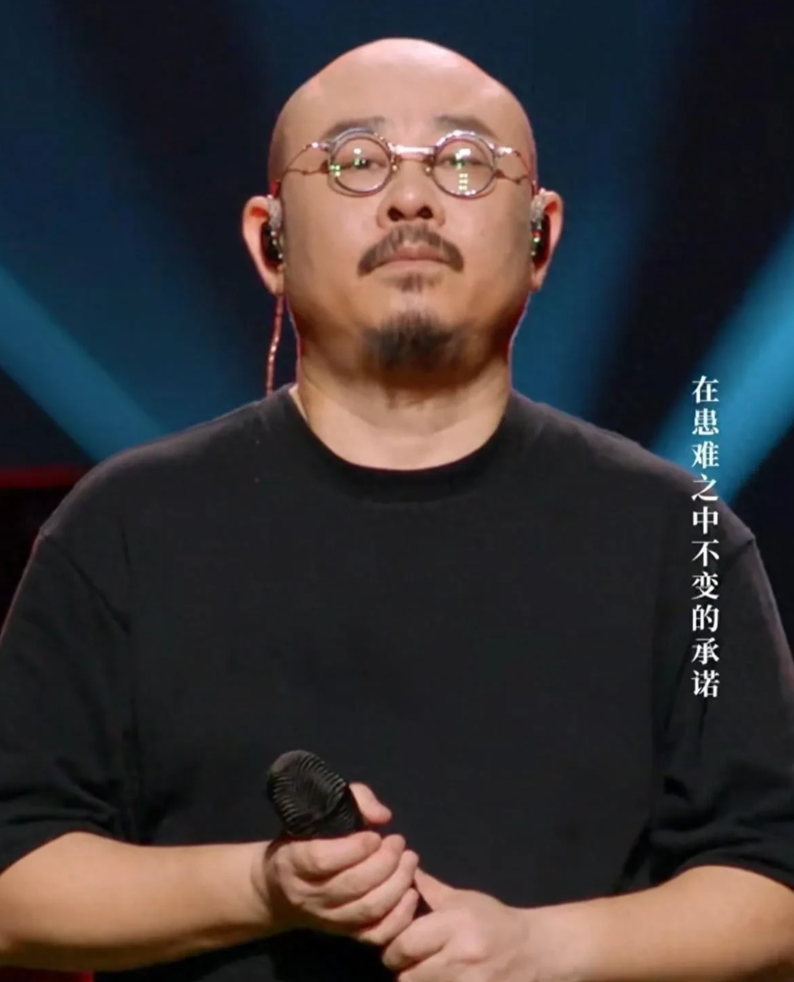 能在广州天河体育中心开演唱会爆满的九大国内明星：
第一    谭咏麟
第二   